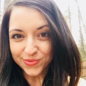 Meet your Posher, Whitney